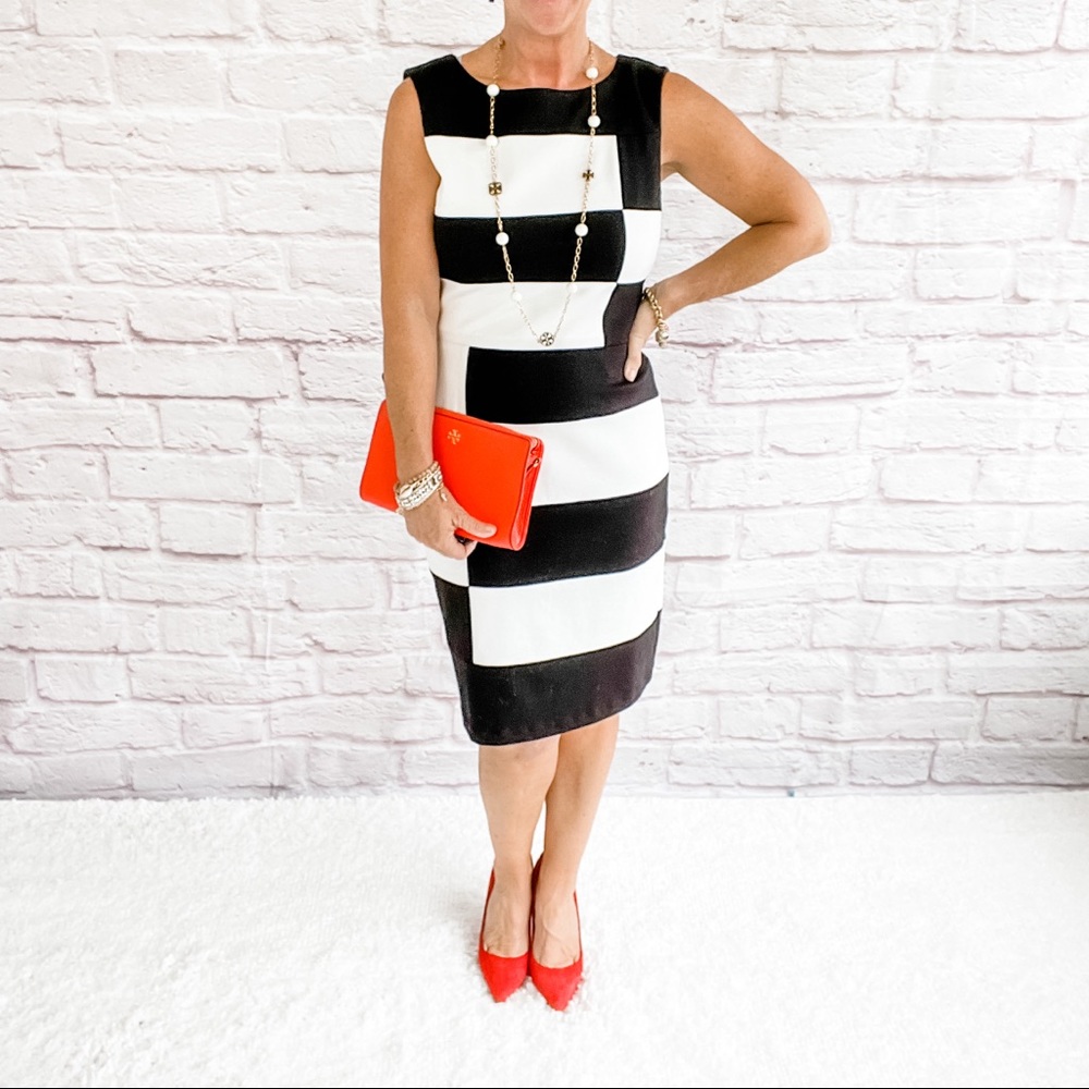 White House Black Market smooth lining, black white stretchy Sheath Dress size2